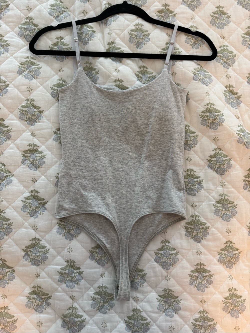 NWOT Abercrombie & Fitch Bra-Free 90s Cami Bodysuit - Light Grey - Picture 4 of 6